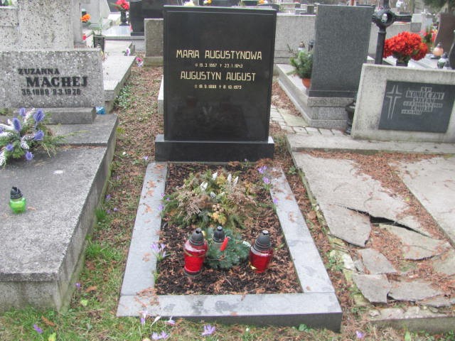 Grób Maria Augustyn